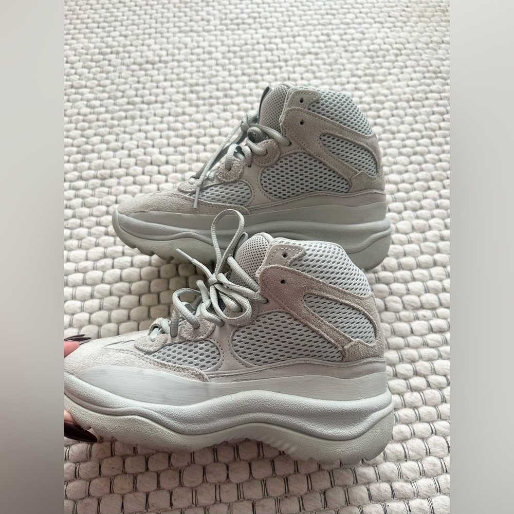 Yeezy Desert Boot Salt in (Size Men’s 5 or Women’s 7) $150